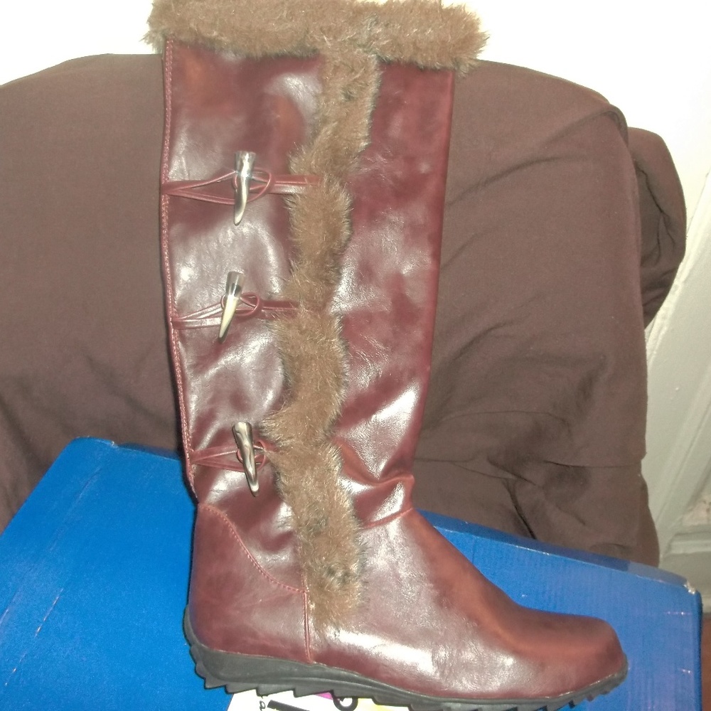 FLAT ZIP UP TRIM WITH FUR CHOCOLATE COLOR